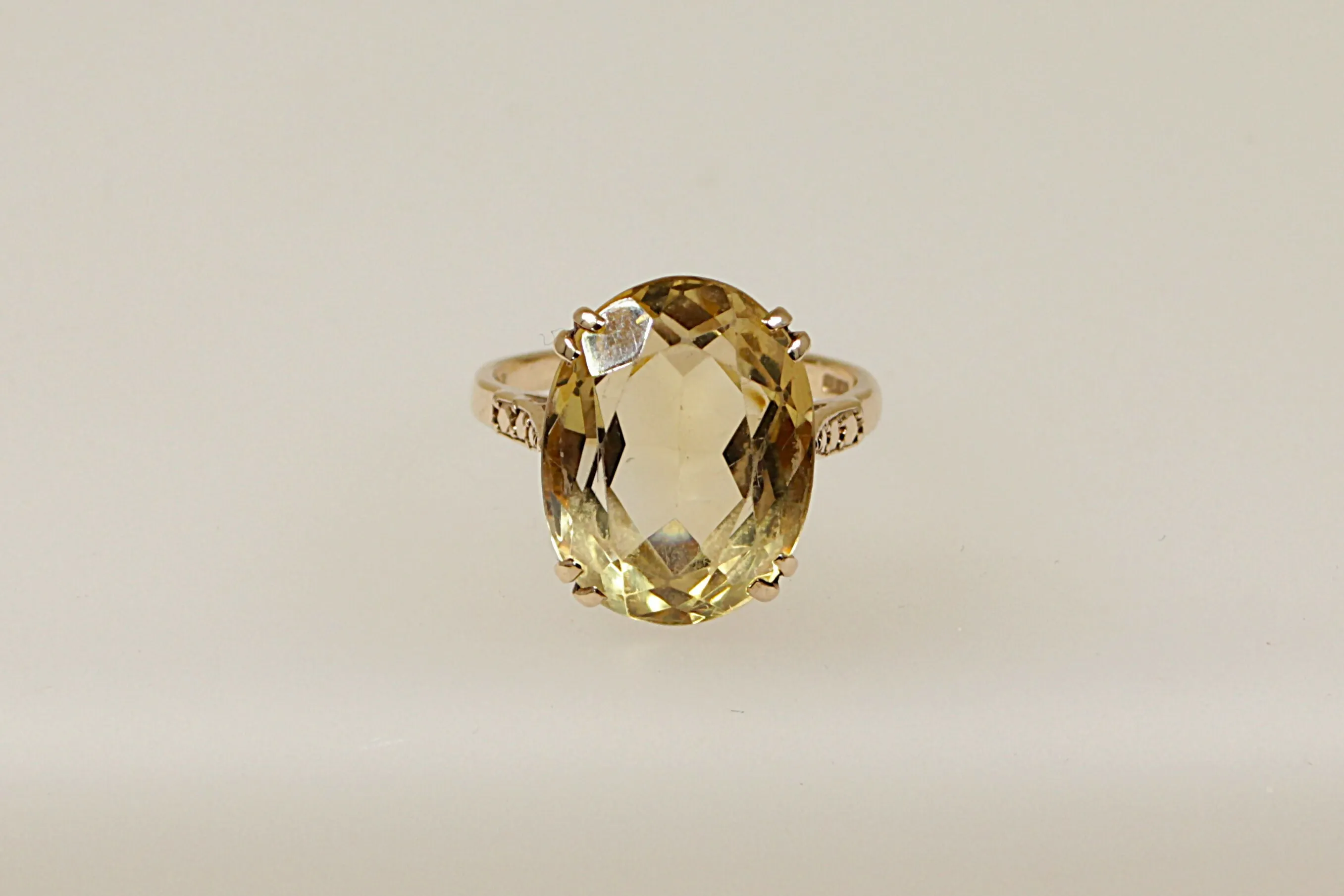 9ct Gold & Lemon Citrine Solitaire Ring