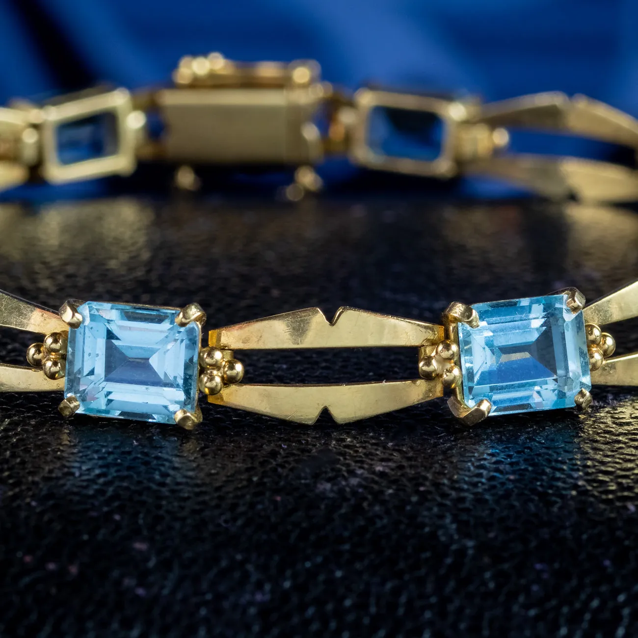 Art Deco Aquamarine Bracelet 15ct Gold 12ct Total