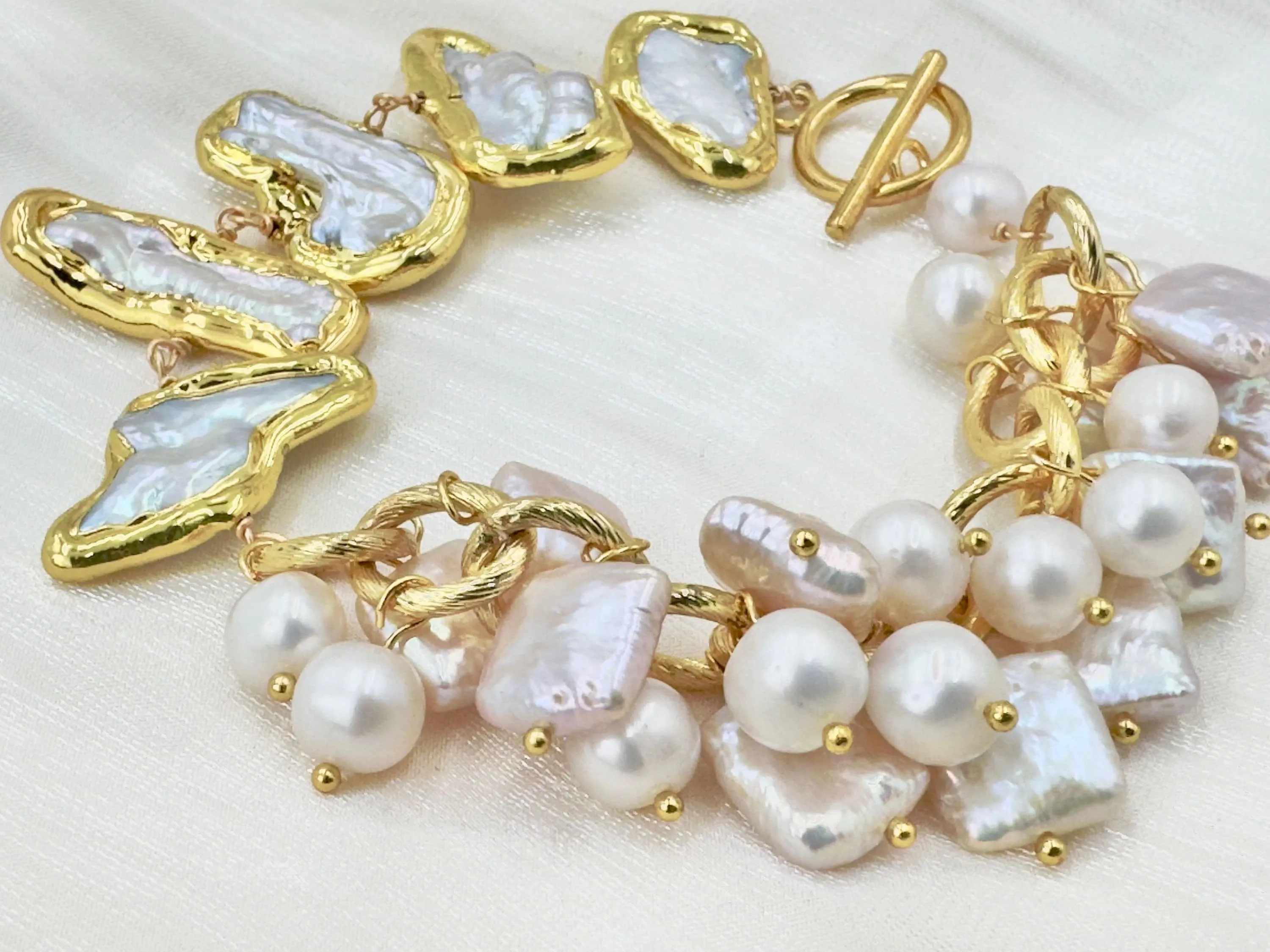 Handmade pearl beaded bracelet