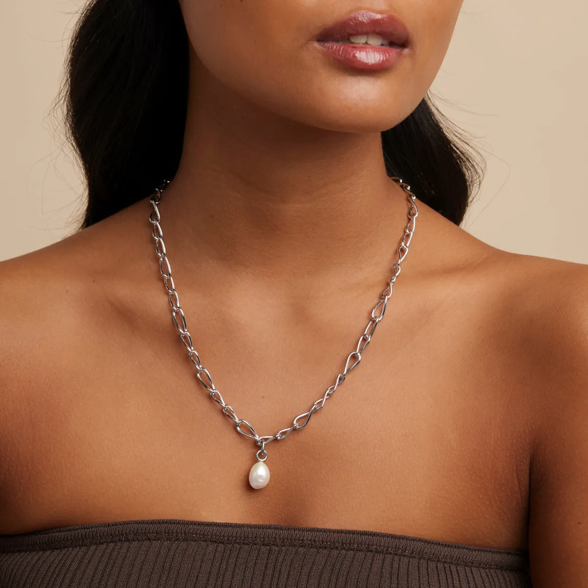 Infinite Pearl Bold Lariat Necklace in Silver