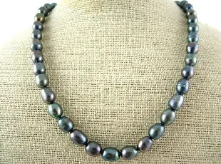 Kiwicraft Big Oval Freshwater Pearl Necklace