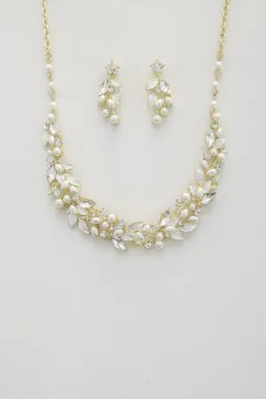 Leaf Pattern Pearl Crystal Necklace