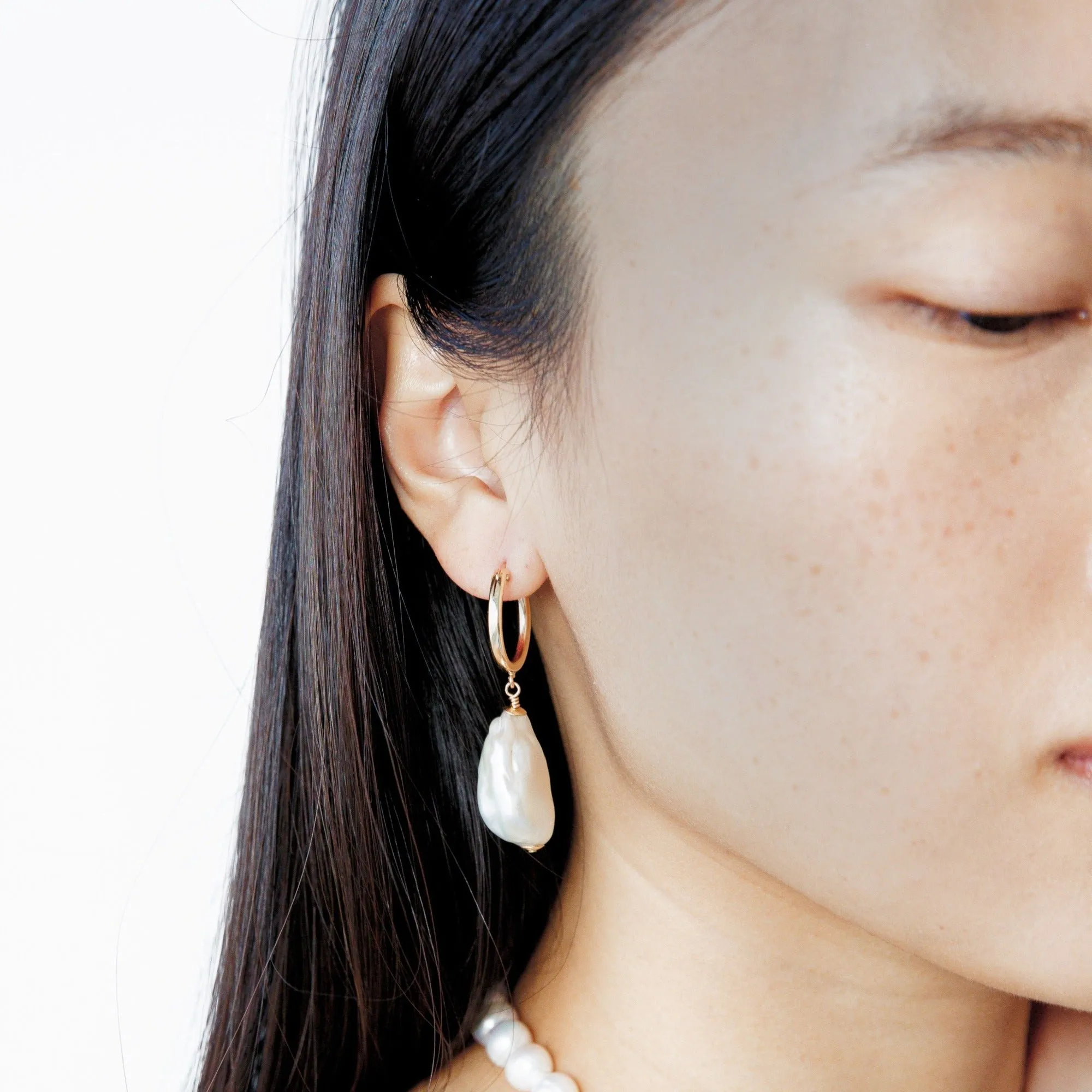 Riviera Pearl Hoops