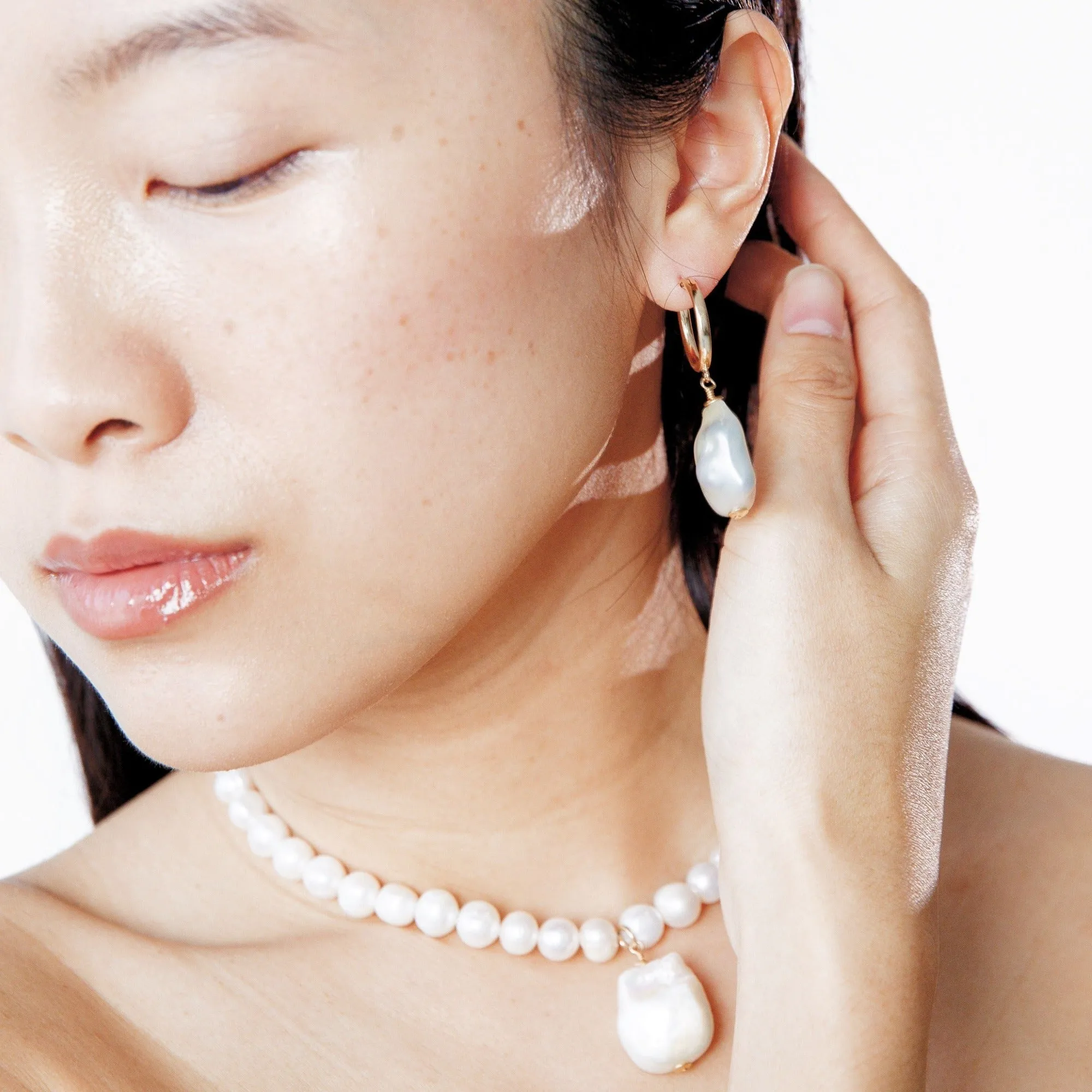 Riviera Pearl Hoops