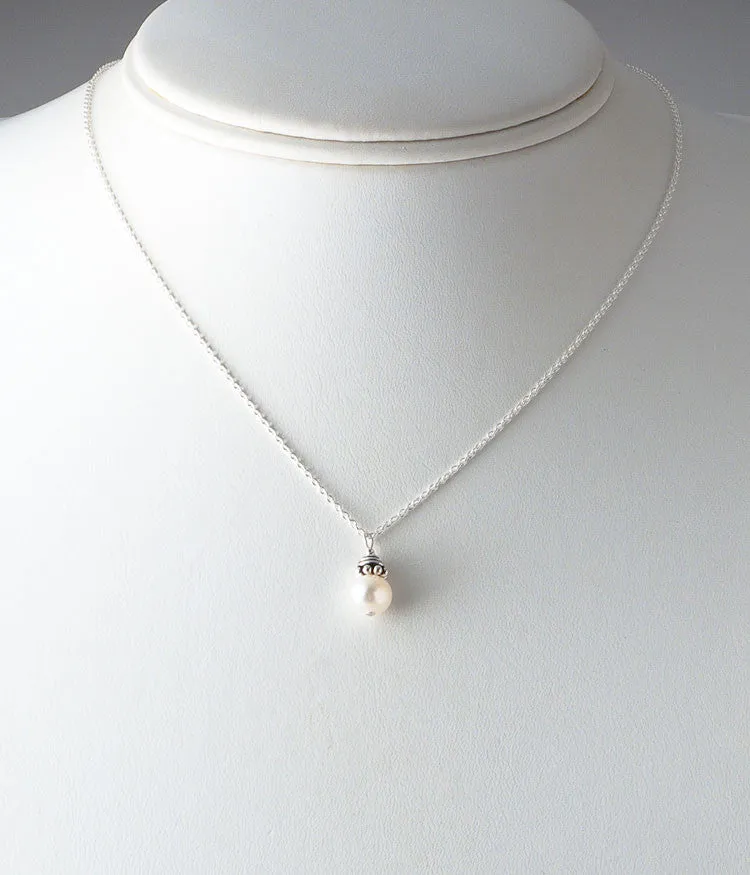 Susan Necklace (white)